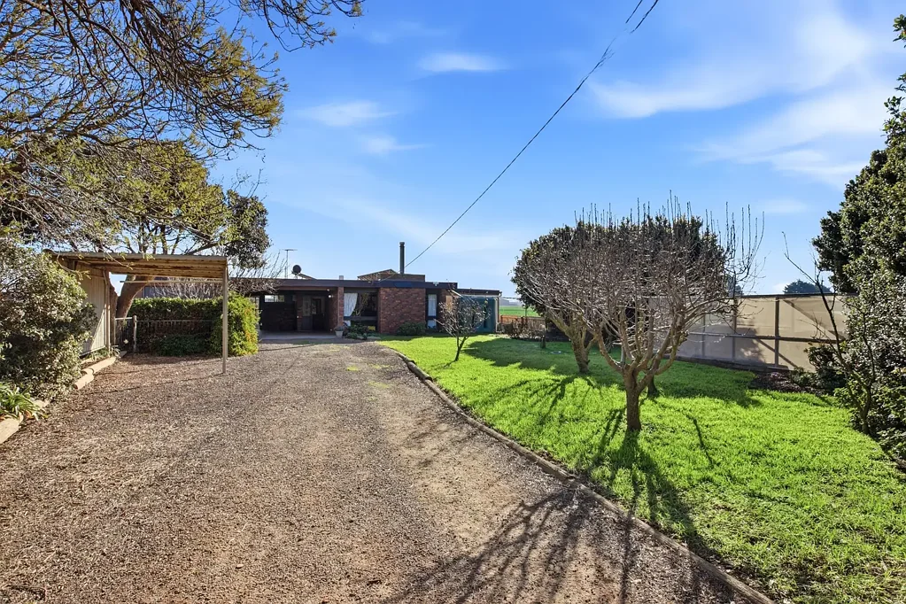 Werribee South 3房 海滨生活方式，宽敞舒适，潜力无限 Beachside Lifestyle with Space, Comfort & Endless Potential