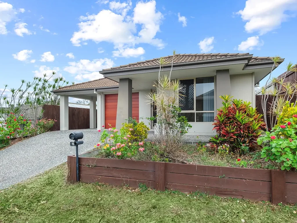 Heathwood 4chambre Exceptional Family Living in the Heart of Heathwood