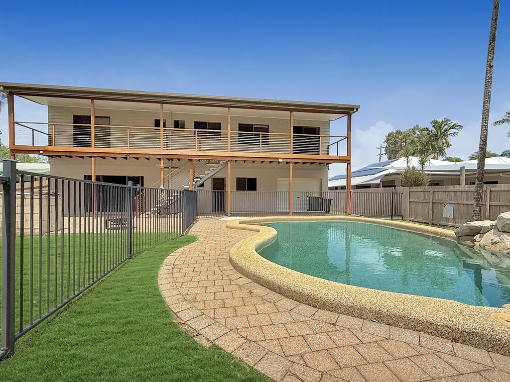 South Mission Beach 5房  🌴 Relaxed Coastal Living with Space for Everyone!