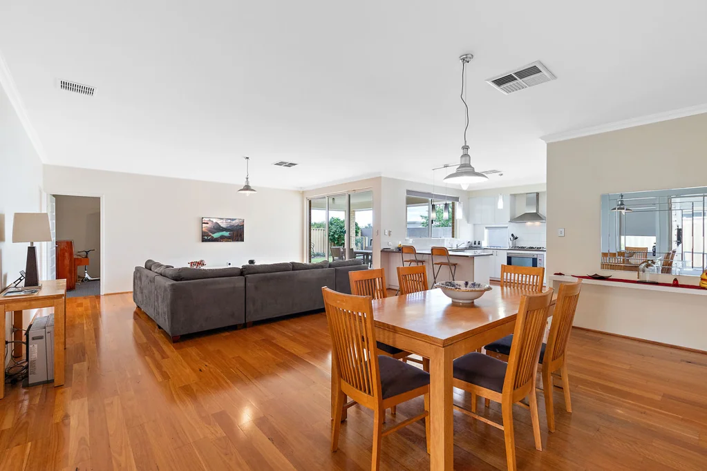 6 Stillwater Street, Southern River, WA 6110