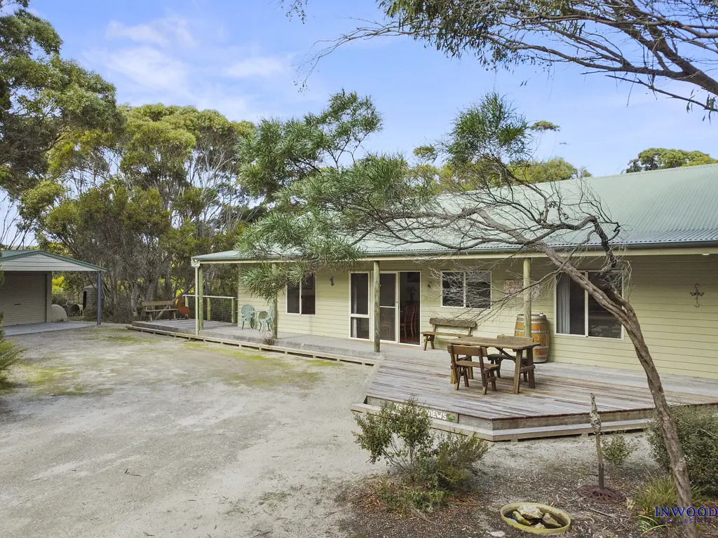 Dudley West Naturally stunning on KI. 4 bed, 2 bath. 30.7 Ha. Tree top views, 250 m from Browns Beach. Your Island escape awaits.