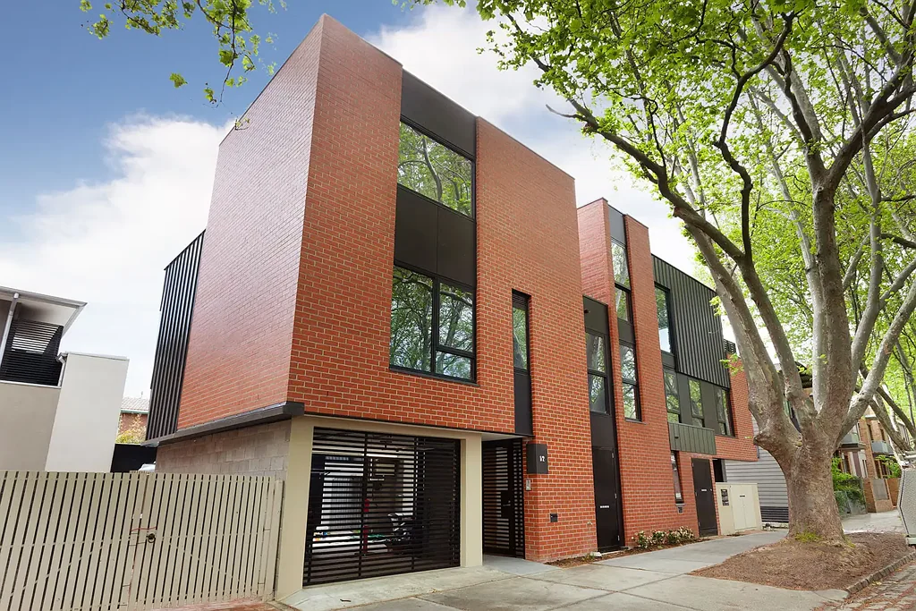 Modern Excellence in a Premier Bayside Pocket