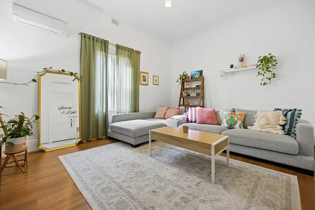 West Hindmarsh 3房  Prime Position. Character Appeal. Endless Potential.