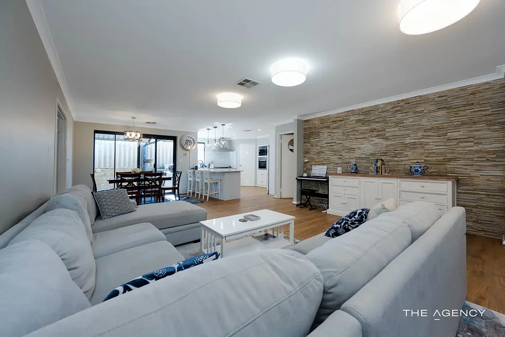 Ridgewood 4બેડરૂમ SPACIOUS FAMILY LIVING WITH A POOL & PLENTY OF ROOM TO GROW
