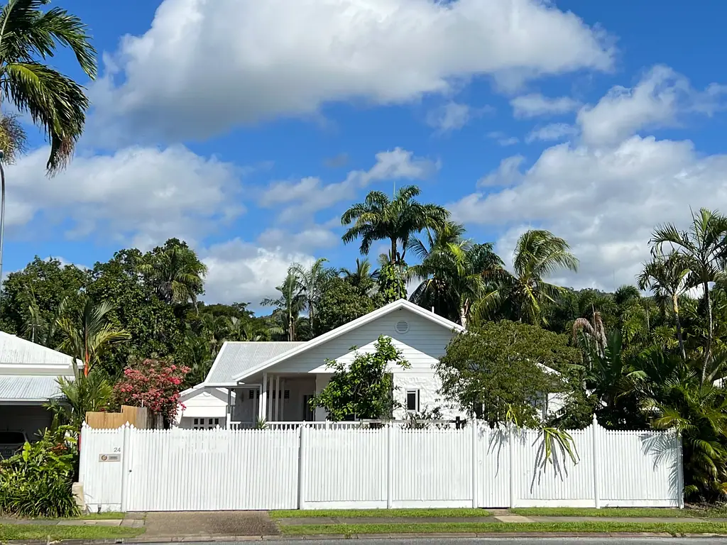 Port Douglas 4 Bedroom Architectural Design 4 Bedroom Home in Prime Location with WOW Factor