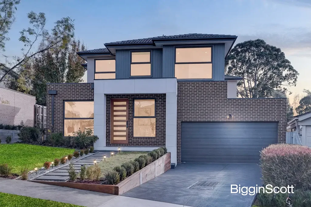 Donvale 4ਬੈੱਡਰੂਮ MODERN LIVING AWASH WITH SUNLIGHT!