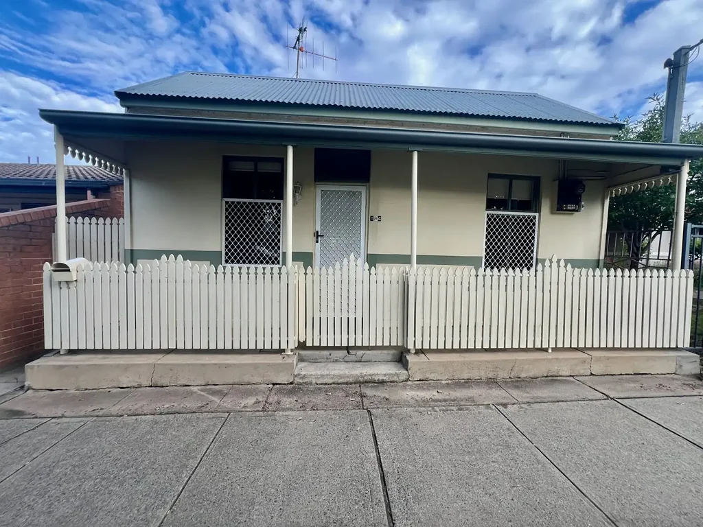 Cosy CBD Location