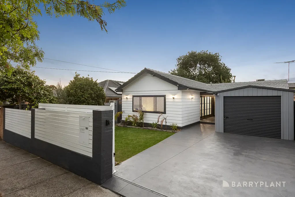 Bentleigh East 2침실 Elegant Single Level Living, Ideal for Professionals, Downsizers & Astute Investors