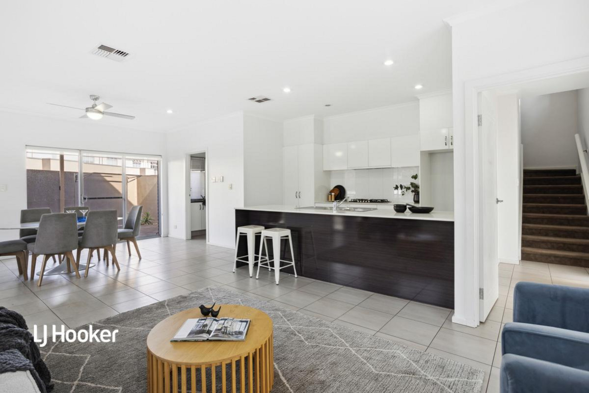 10 COVENTRY ST, MAWSON LAKES SA 5095, 0 rūma, 0 rūma horoi, Townhouse