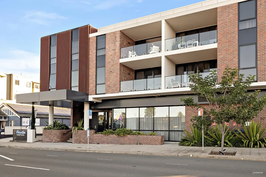Merewether 3Kwarto Spacious proportions, elevated city views, 1km to Merewether Beach