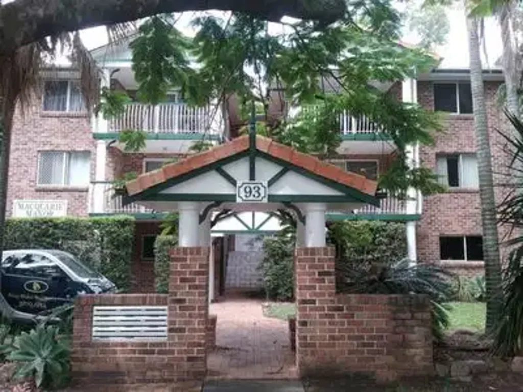 2 bed Unit in Prime St Lucia Location