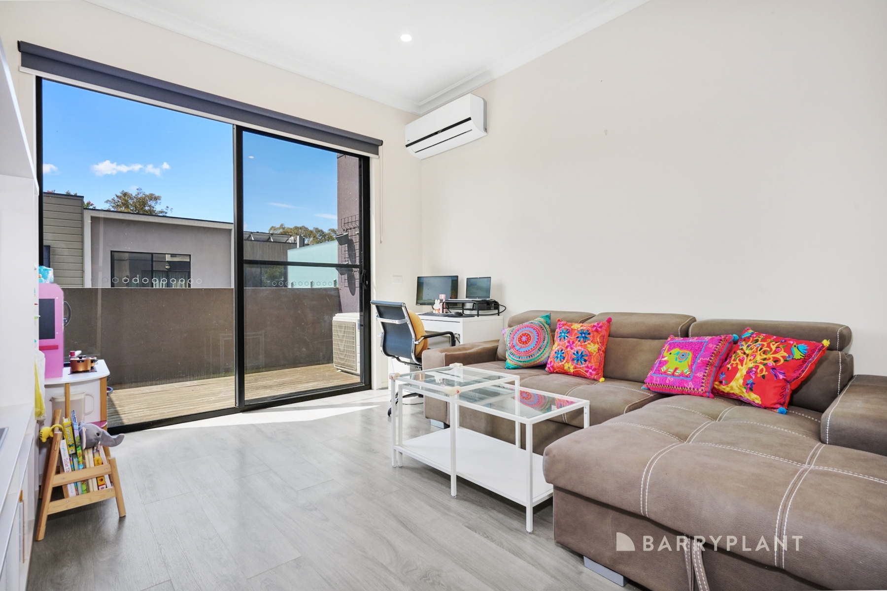 39 CAMBRIDGE RD, MOOROOLBARK VIC 3138, 0 habitaciones, 0 baños, Townhouse