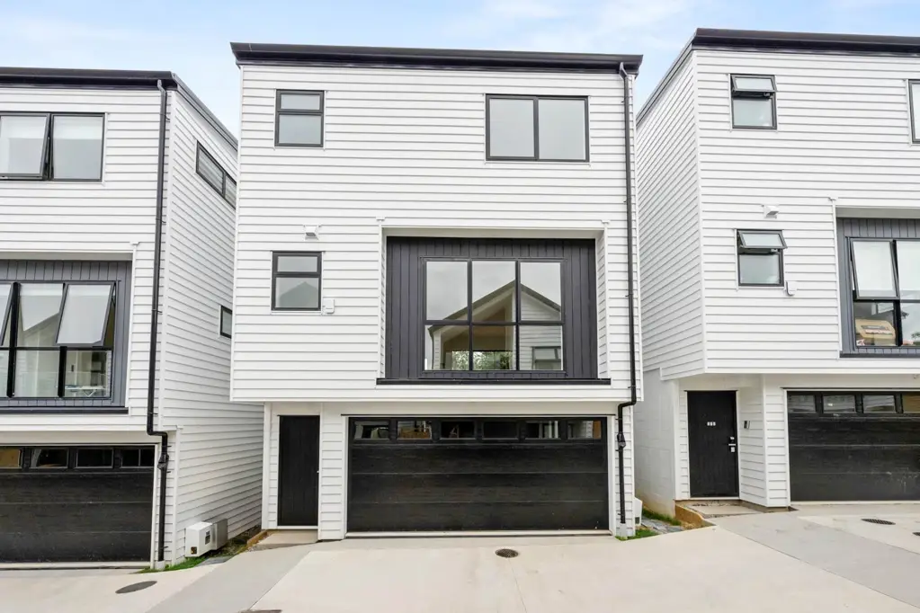Bucklands Beach 5房  Brand New & Big Family Retreat in Macleans
