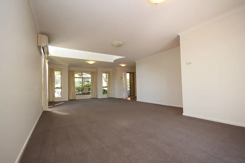 Immaculate Nicholls Townhouse