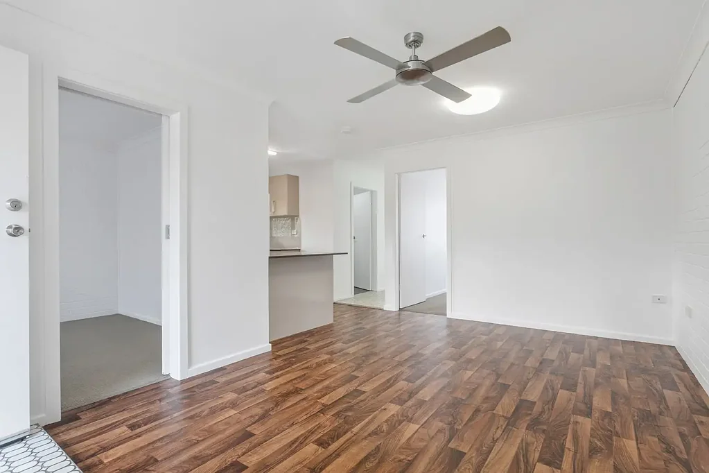 Airconditioned ground floor duplex close to the water.