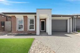 39 Dewhurst Circuit, Cranbourne East