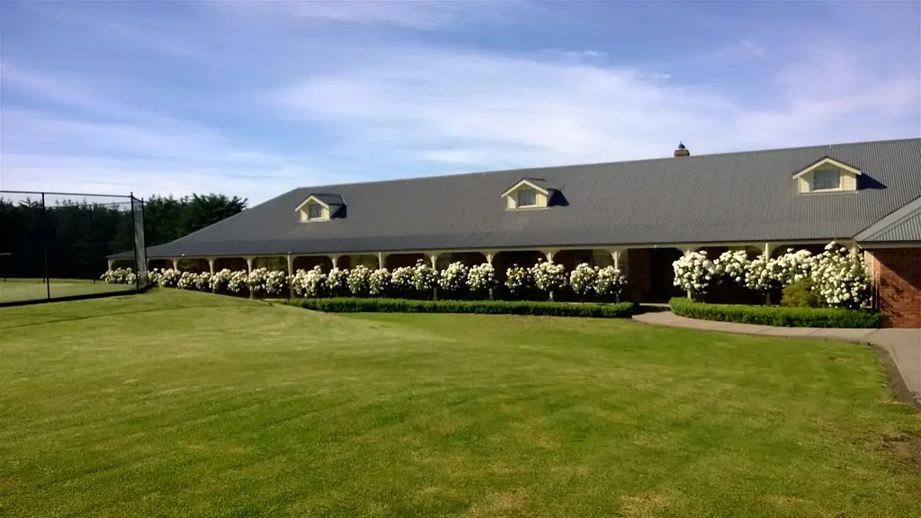 Delightful, well appointed accommodation set in a picturesque and quiet country estate (see photos)