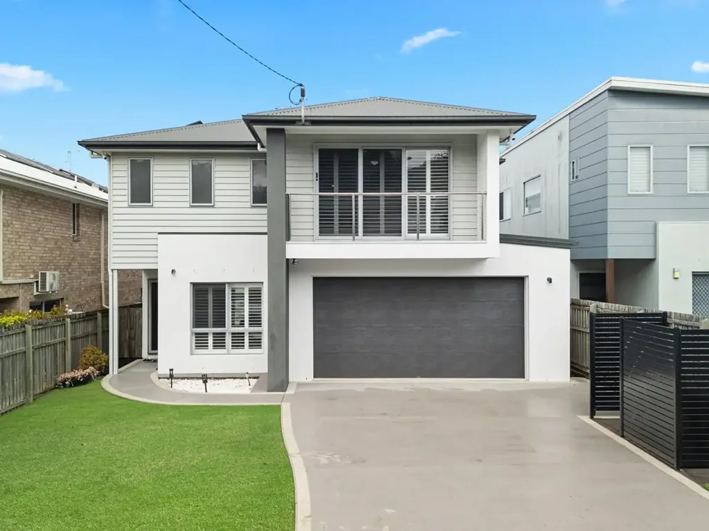 Eight Mile Plains 5Kwarto Ultra-Modern Elegance in a Premier Eight Mile Plains Pocket
