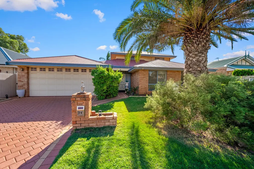 Kalgoorlie 5房  Booming Kalgoorlie Demand – Rare Two-Storey Family Masterpiece