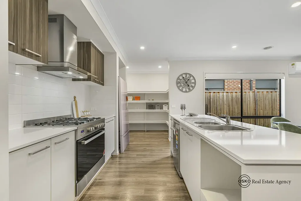 7 Fairford Road, Thornhill Park, VIC 3335