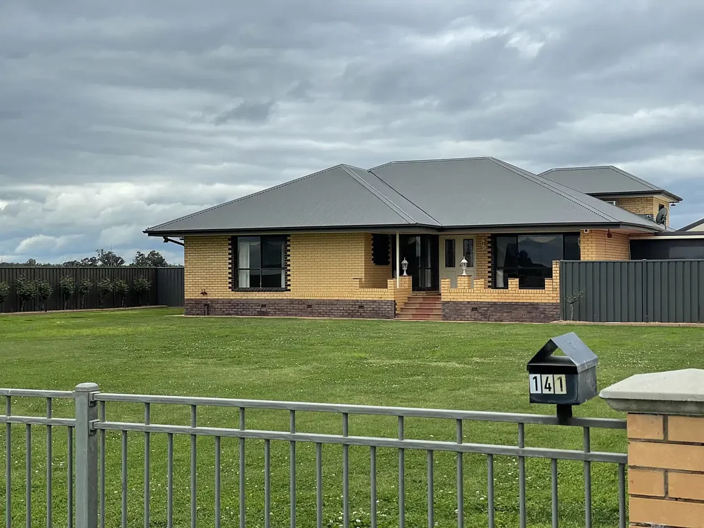 Spacious 5-Bedroom Family Home