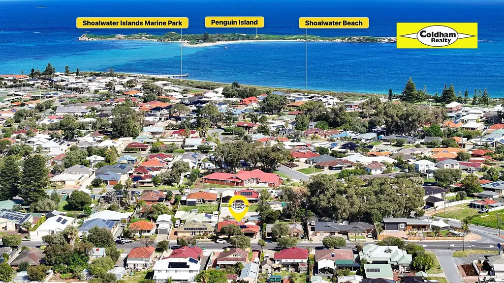 Safety Bay 4房  WOW Rare 1052sqm R20 Duplex Potential Block. Large 4 x 2  Family Home. Coastal Location, Walk to the Beach.