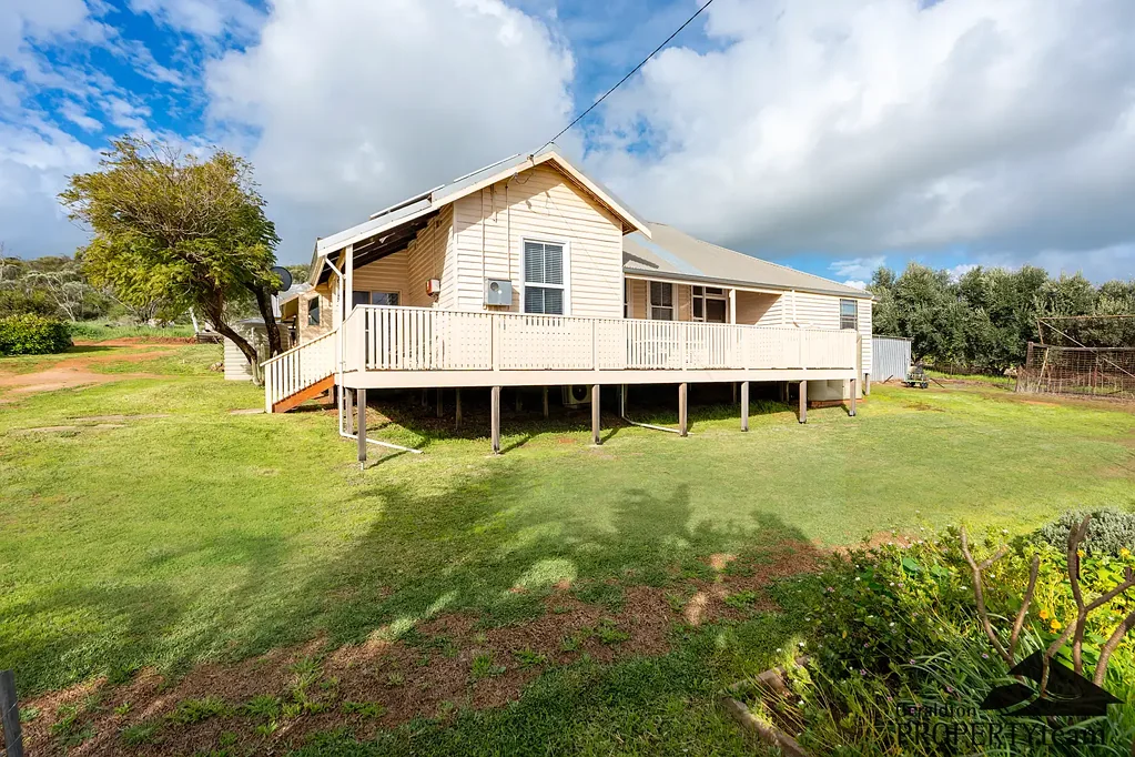 17 Indialla Road, Nabawa, WA 6532