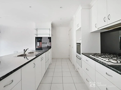 15 Split Rock Drive, Brookfield, VIC 3338, 3 Bedrooms, 2 Bathrooms, House
