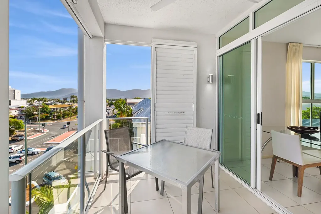 Cairns North 1Moenga Prime location near CBD and Esplanade