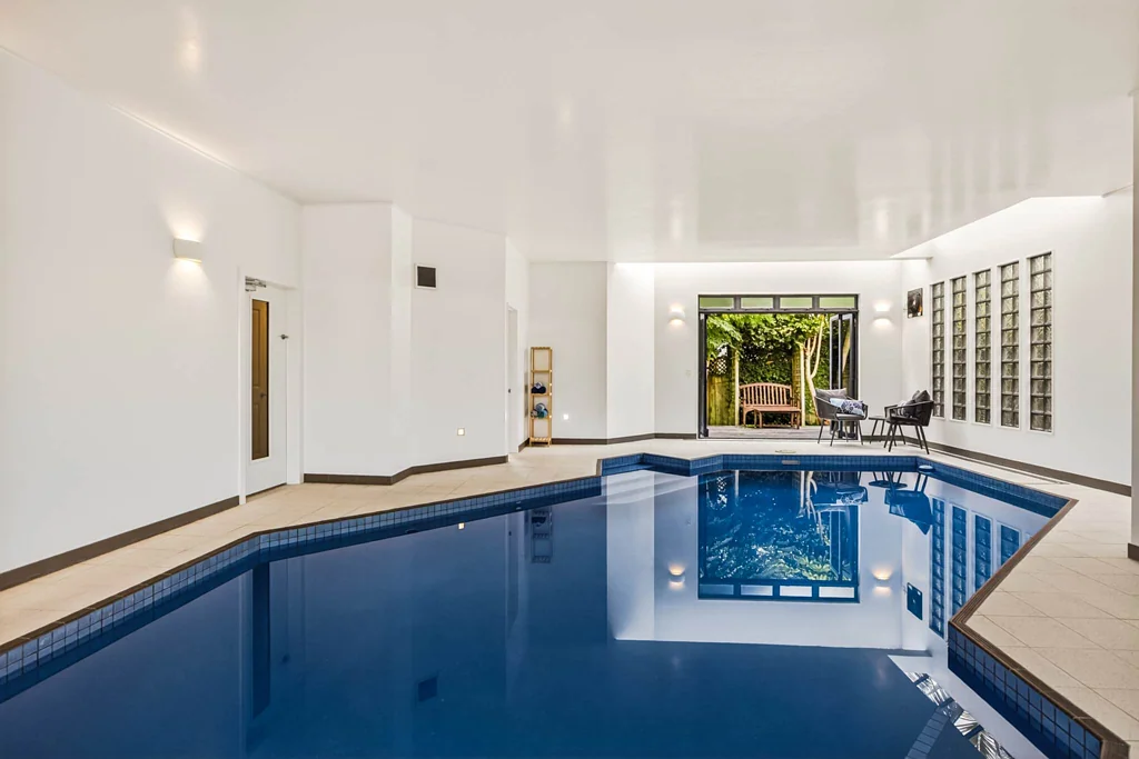 9a Scarboro Terrace, Murrays Bay, North Shore City, Auckland