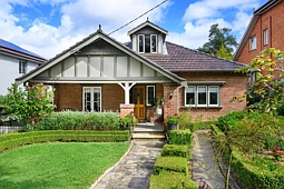 4 Carter Street, Gordon
