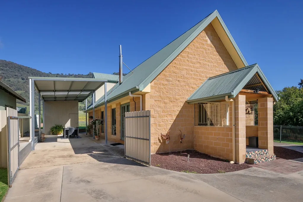 1428 Kiewa Valley Highway, Kiewa, VIC 3691