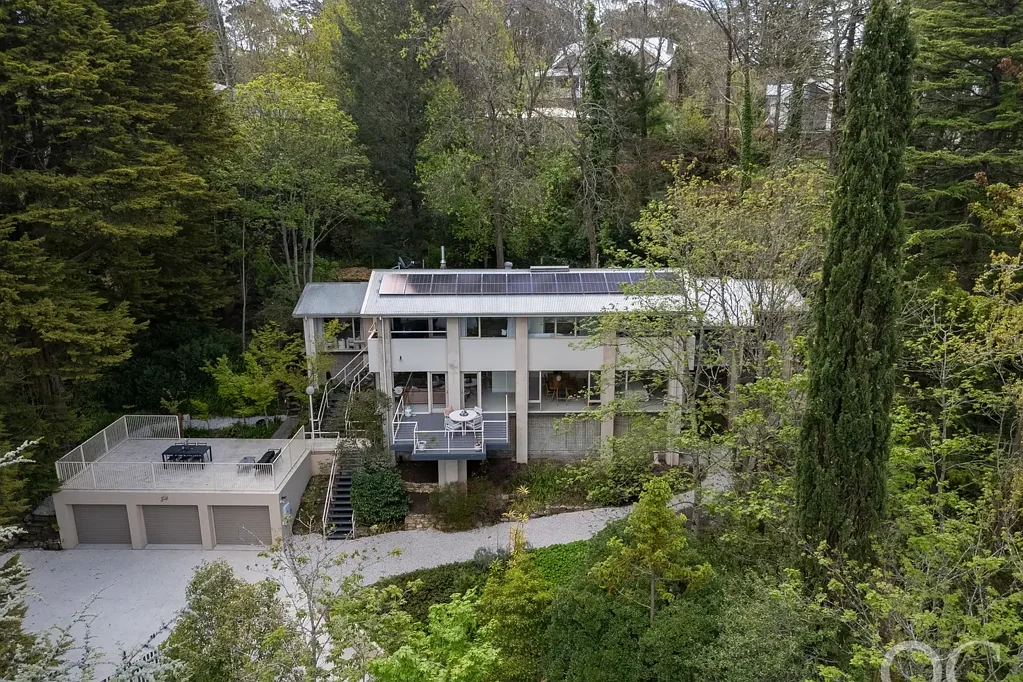 Stirling 5房  Open the Door to the Architectural Tree Top Living