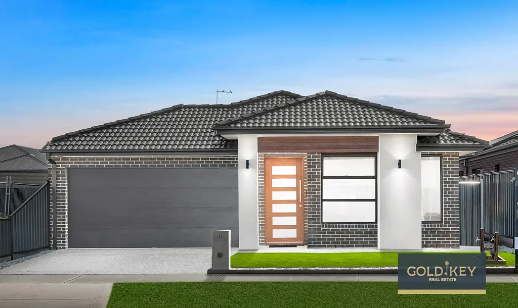Tarneit 4 Bedroom Family Comfort & Convenience Opposite Karwan Primary School!!