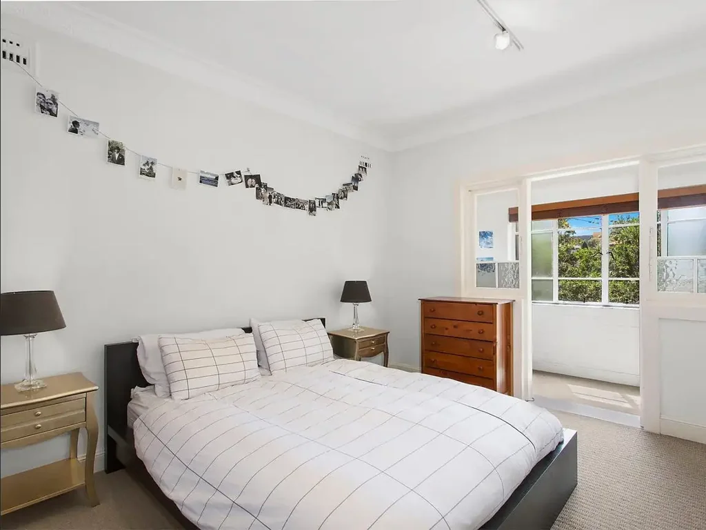 Apartment with Sunroom & Lock-Up Garage