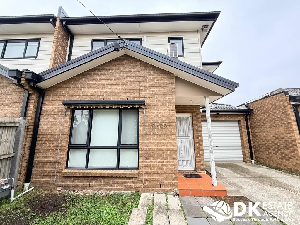 PRACTICAL LIVING IN THE PERFECT LOCATION
