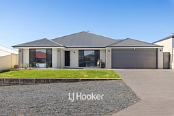 10 Peninsula Lakes Drive, Eaton
