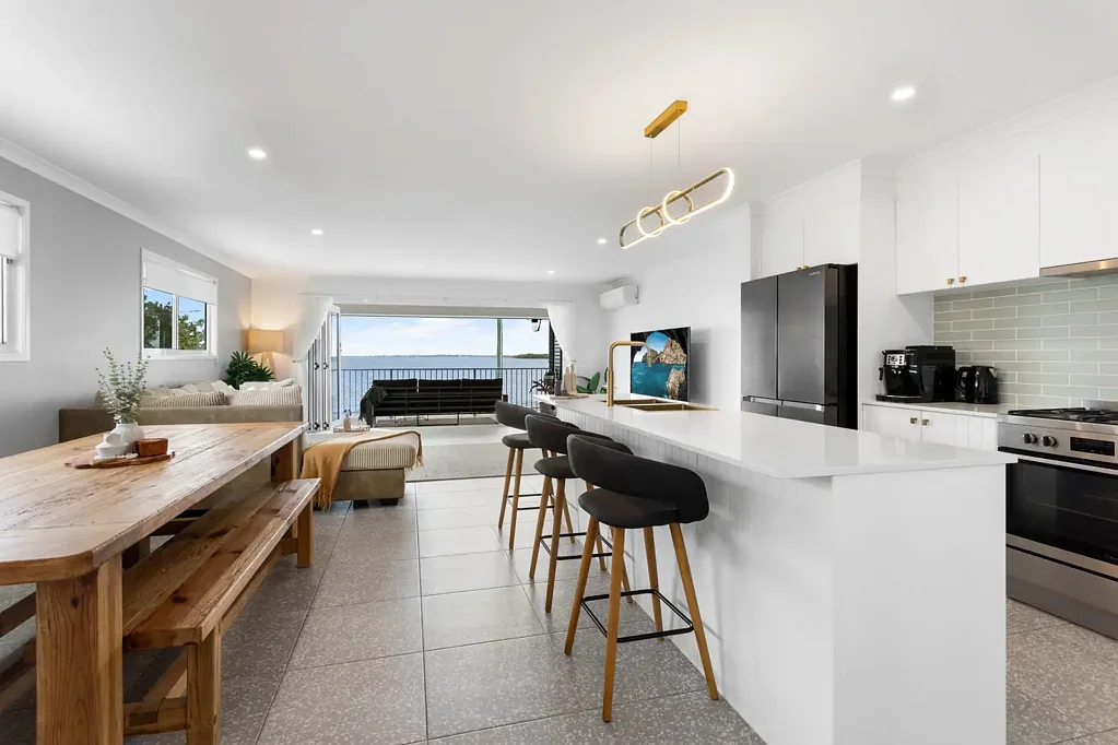 Deception Bay 4ਬੈੱਡਰੂਮ Absolute Waterfront Living - Luxury, Lifestyle & Location