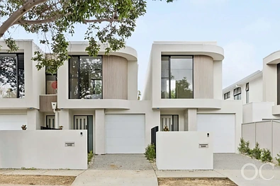 Glynde 4Zimmer Open the Door to a Townhouse Pair With Curve Appeal and New-Build Perks