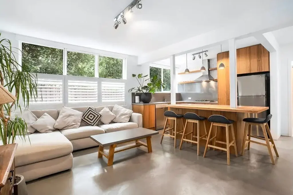 Designer Renovation In Seaside Location!
