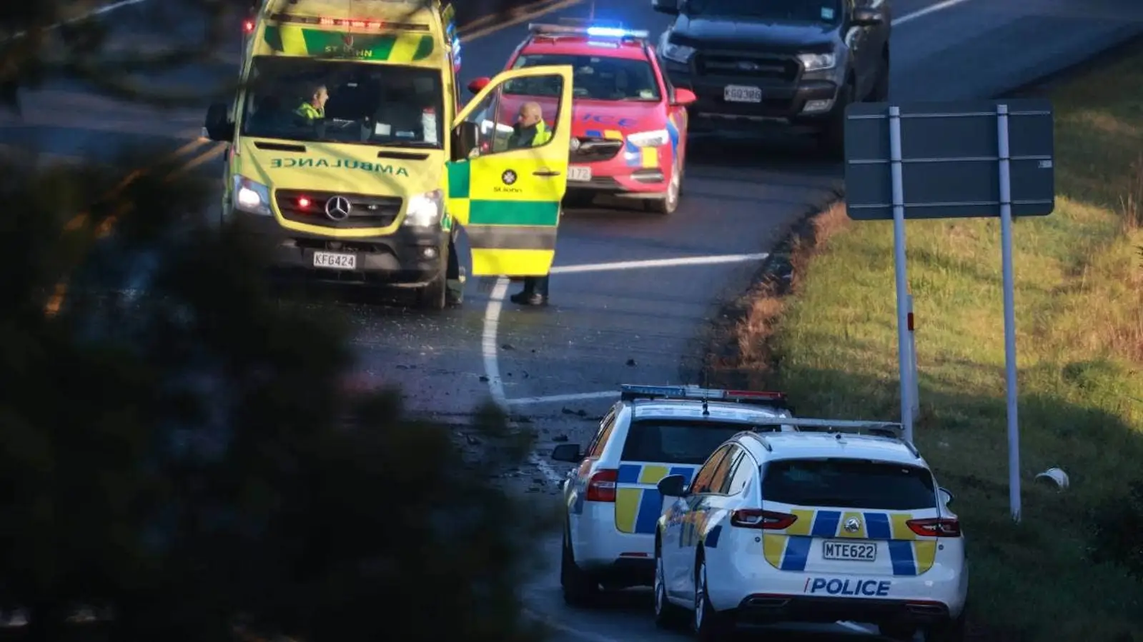 奥克兰北岸发生严重车祸，牵涉公交车，一人当场死亡