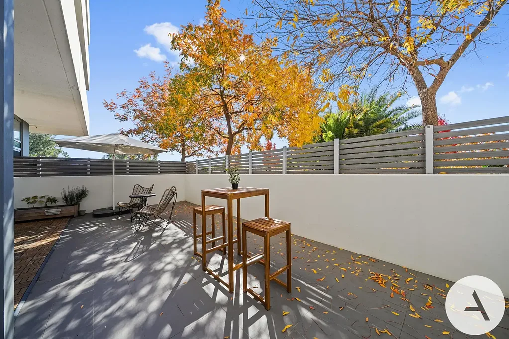 Belconnen 1房  East-Facing Ground-Level Ease - 50 m2 Courtyard Calm - Single-Level Living - Move-in Ready!