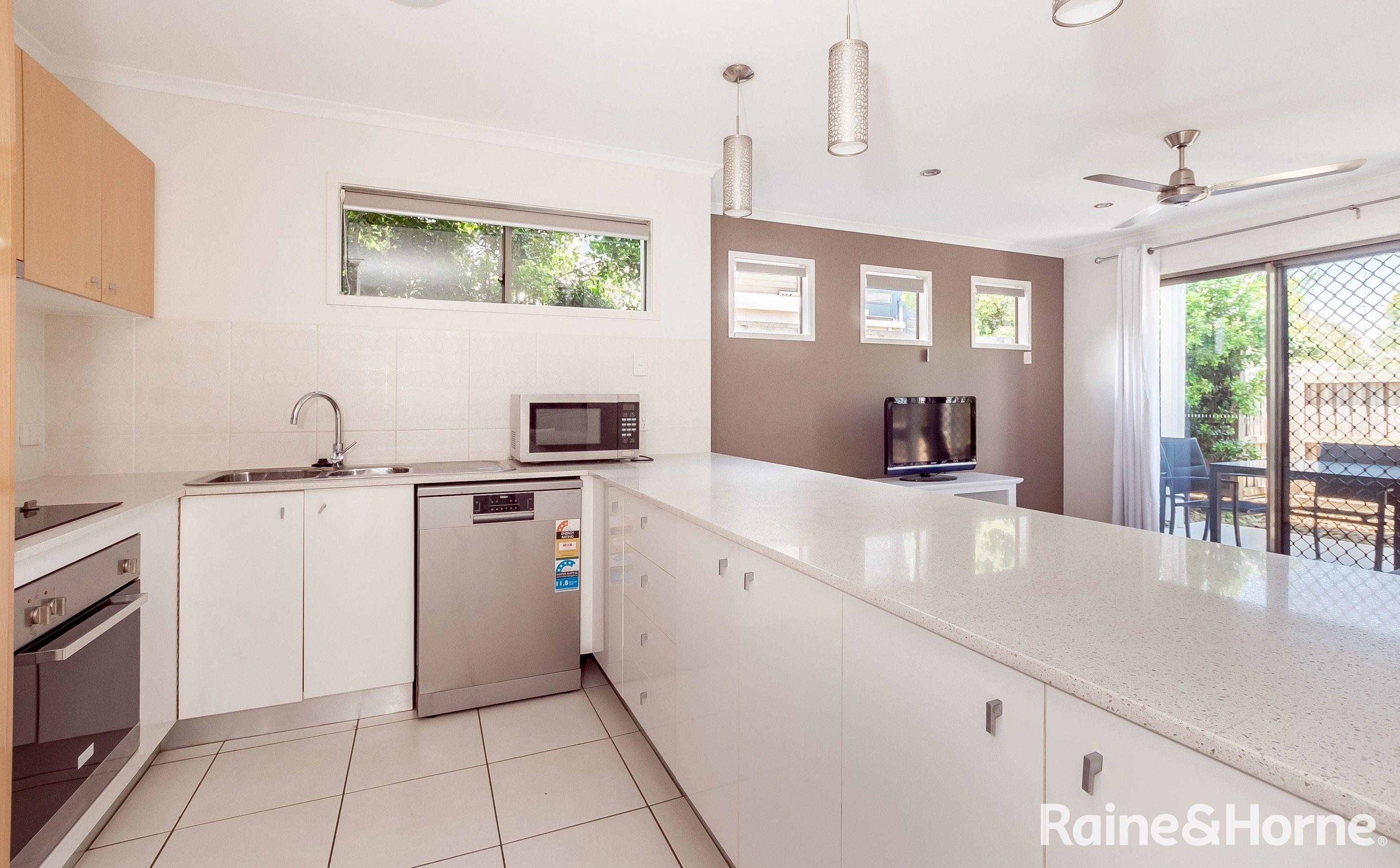 5 GLENLYON ST, GLADSTONE CENTRAL QLD 4680, 0 chambres, 0 salles de bain, Townhouse