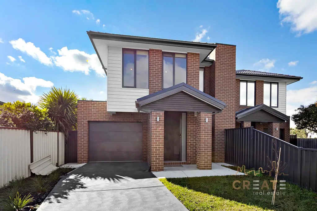 STYLISH FAMILY RETREAT IN PRIME BRAYBROOK LOCATION