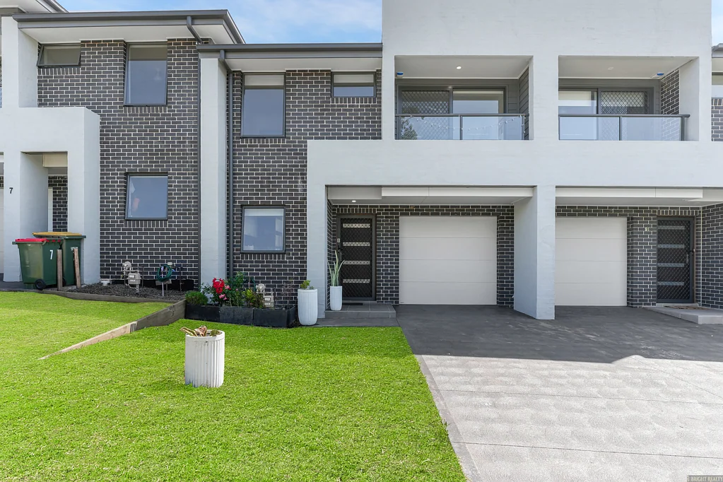 8/75 Marry Ann Drive, Glenfield, NSW 2167