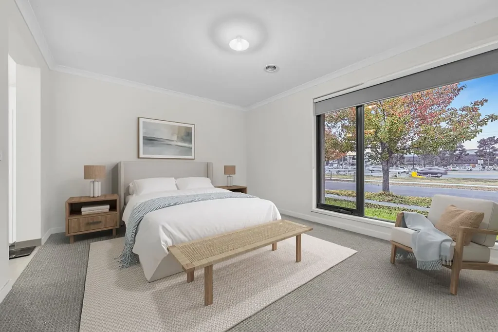 Cranbourne East 4房 地理位置便利，四卧室设计精美。主卧私人套间，三卧室内置衣柜。开放式厨房和后院空间充足。靠近学校、购物中心和公园。生活便利舒适，投资首选。 The Brief: Family Home That Offers Space, Style, and an Unbeatable Location