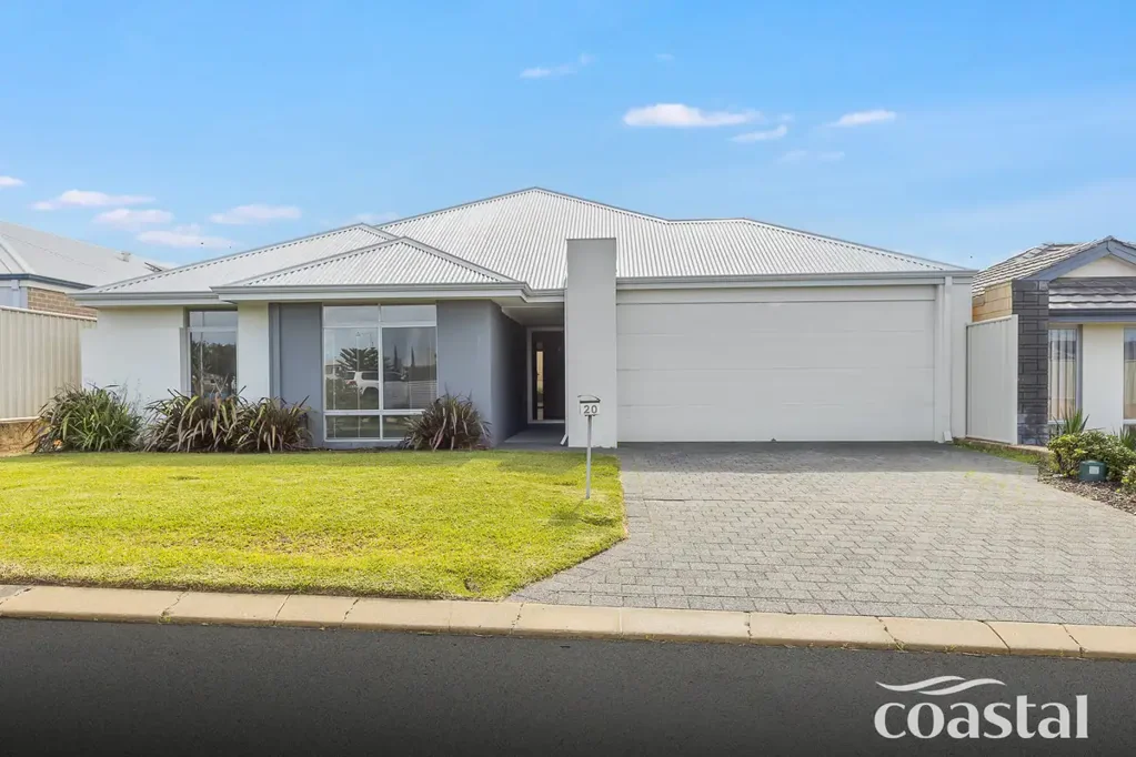 Spacious Coastal Living Opposite Sunset Hill Park