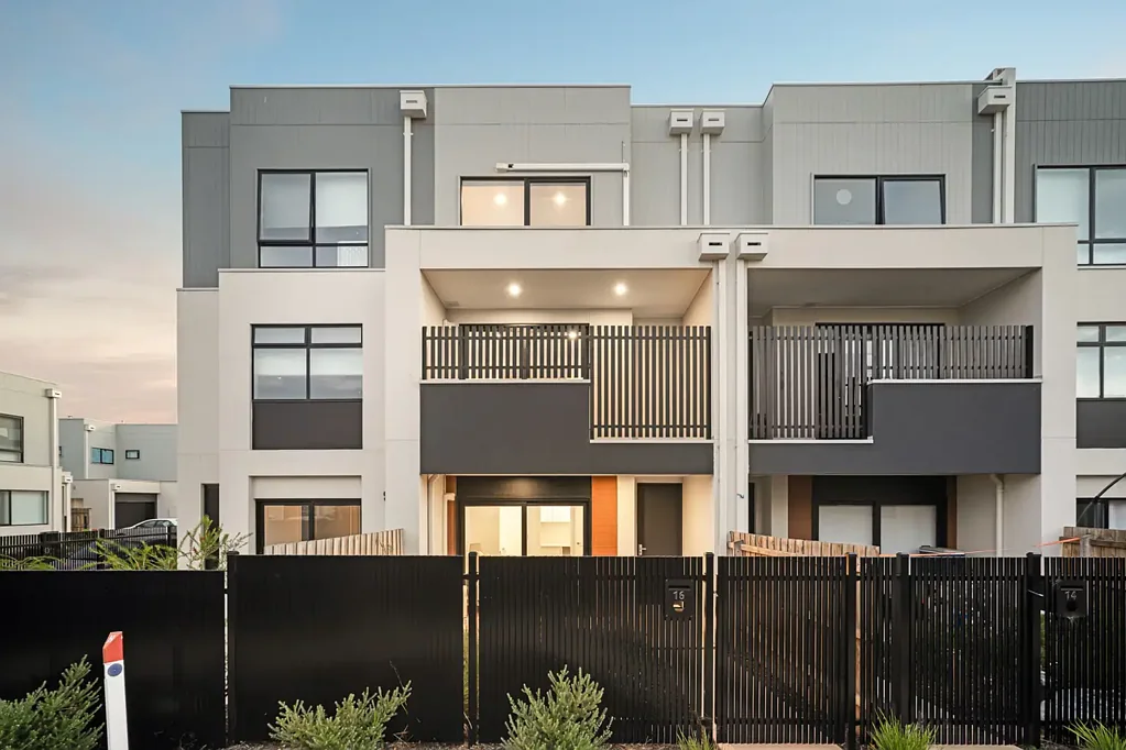 Executive Townhome with Flexible Living & Work-From-Home Potential