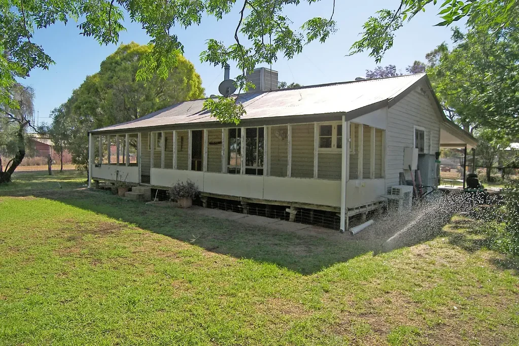 8 Sid Coleman Drive, Bourke, NSW 2840