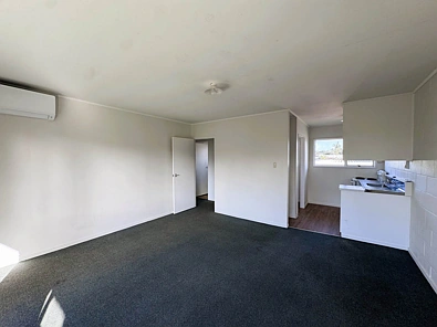 2-Bedroom Unit on Great North Road – Prime Loc...